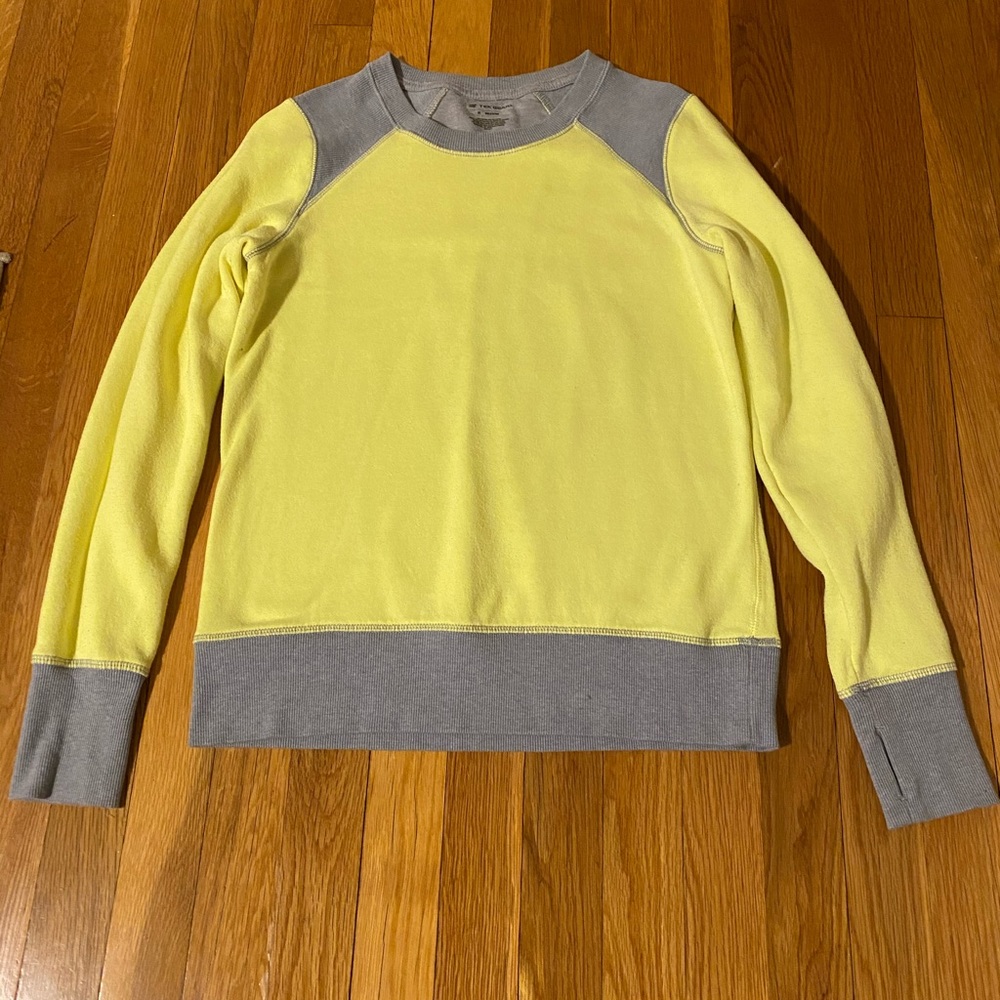 Sweatshirt